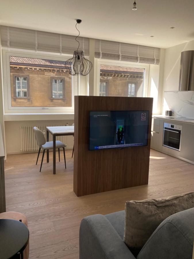 Torino 64 - Duomo City Center Luxury Apartment Perfect X2! Milan Bagian luar foto