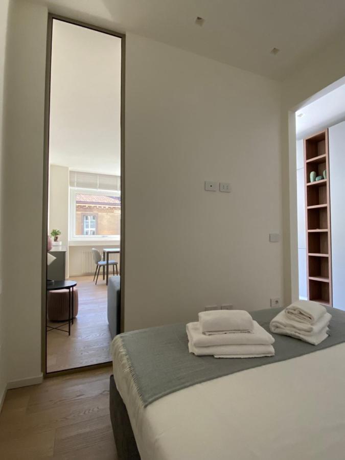 Torino 64 - Duomo City Center Luxury Apartment Perfect X2! Milan Bagian luar foto